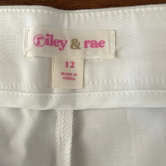 Riley & Rae white shorts - Picture 5 of 6